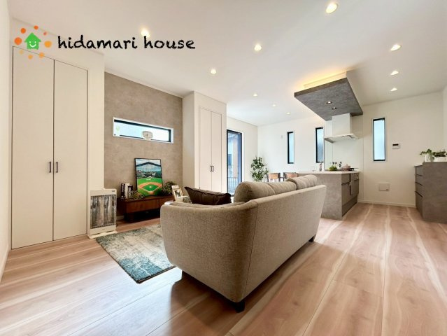 西区佐知川　新築戸建　ルシェールCの居間・リビング