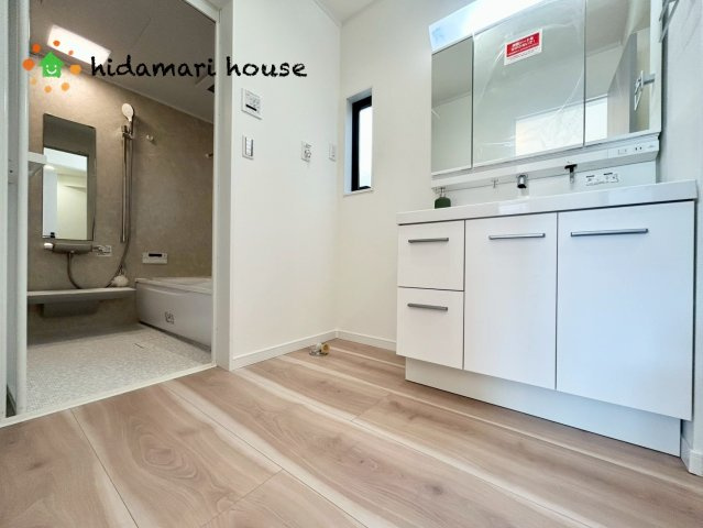 西区佐知川　新築戸建　ルシェールCの脱衣所