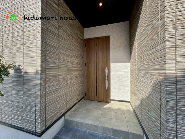 西区佐知川　新築戸建　ルシェールCの玄関