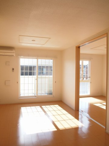 サン・パラストⅡの居間・リビング