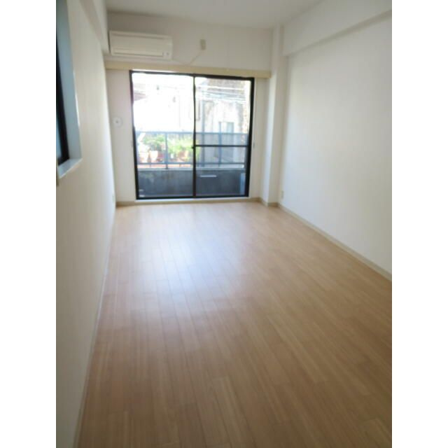 プレール中野坂上の居間・リビング