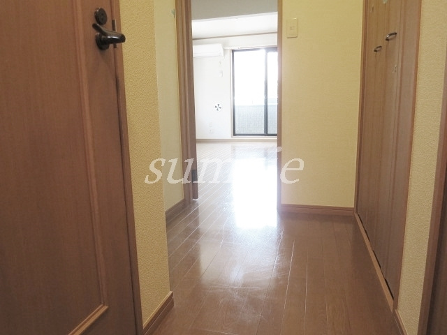 ヴィラージュシャルマンの居間・リビング|廊下スペースになります♪