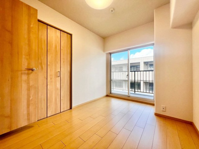 【洋室】 | メゾンドール浜寺北 | ３ＬＤＫの暮らしやすい間取り♪子供部屋や趣味のお部屋も作れますね！