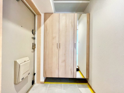 【玄関】 | メゾンドール浜寺北 | 【玄関】ゆとりの玄関ですよ！シューズボックスございますので、散らかりがちな玄関も片付きますね♪