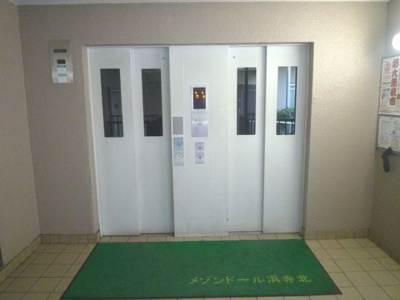 【その他共用部分】 | メゾンドール浜寺北 | 【エレベーター】荷物が多い日も楽々にお部屋に持っていけますね！エレベーター２基あるので、忙しい時間帯も安心ですね！