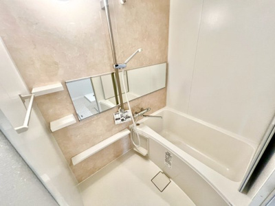 【浴室】 | メゾンドール浜寺北 | 【浴室リフォーム済】浴室乾燥機も付いてますよ！時間短縮でシャワーだけの方も多いですが、一日の疲れを癒すため湯船に浸かれば心身ともにリラックスできますね♪