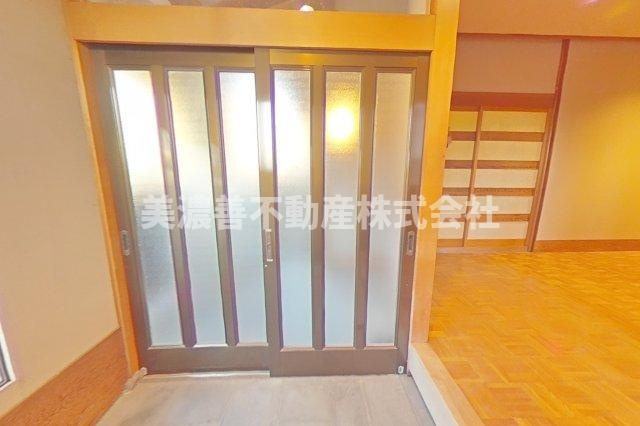 ６６２０３　岐阜市長良中古戸建の玄関