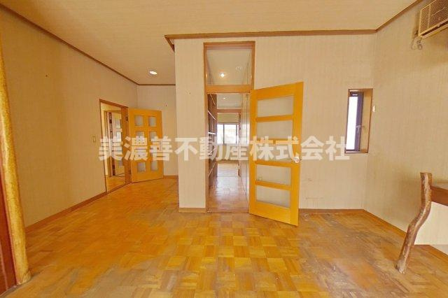 ６６２０３　岐阜市長良中古戸建の洋室