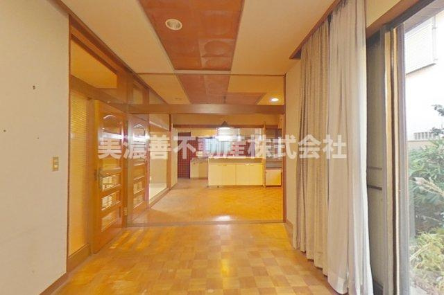 ６６２０３　岐阜市長良中古戸建の居間・リビング