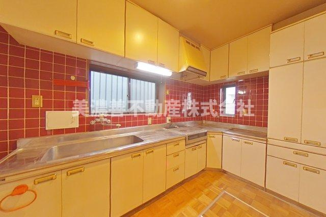 ６６２０３　岐阜市長良中古戸建のキッチン