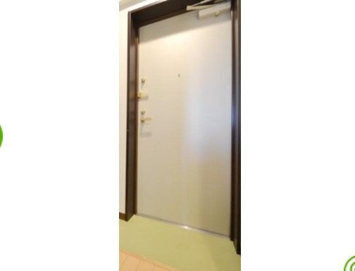 バージュアル浦和ウエストの玄関