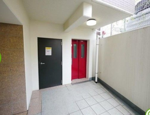 バージュアル浦和ウエストのロビー