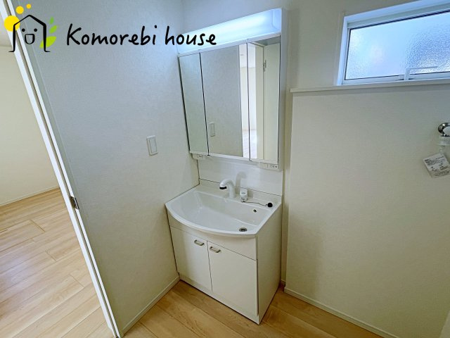 上尾市大谷本郷　第8　Ⅱ期　新築一戸建て　クレイドルガーデン　01の独立洗面台|26.2.5撮影済み