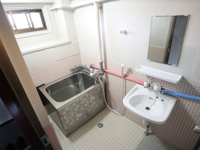 磯松マンションの洗面所