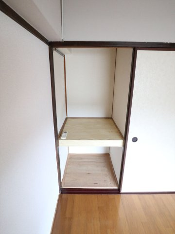 磯松マンションの収納