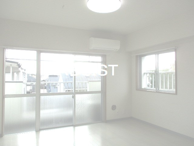 豊マンションの居間・リビング