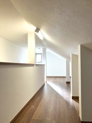 サンライズ国立Ⅱの内装|小屋裏収納