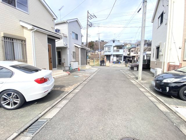 祝成約済み　八王子市　川口町　中古戸建ての前面道路含む現地写真|～仲介手数料無料☆八王子ひなた不動産～八王子市川口町　中古戸建て
