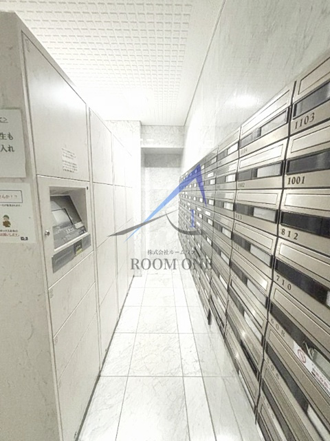 グランド・ガーラ横濱山下町のその他共用部分|集合ポストと宅配ボックスです。