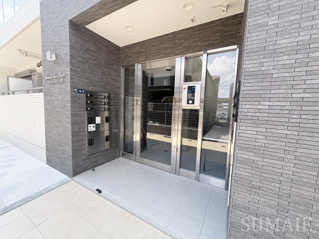 メゾンドビューラシーヌⅢのロビー|エントランスです☆