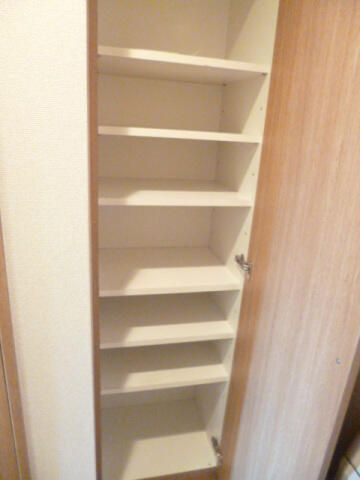 スカイコート新宿落合第６の収納