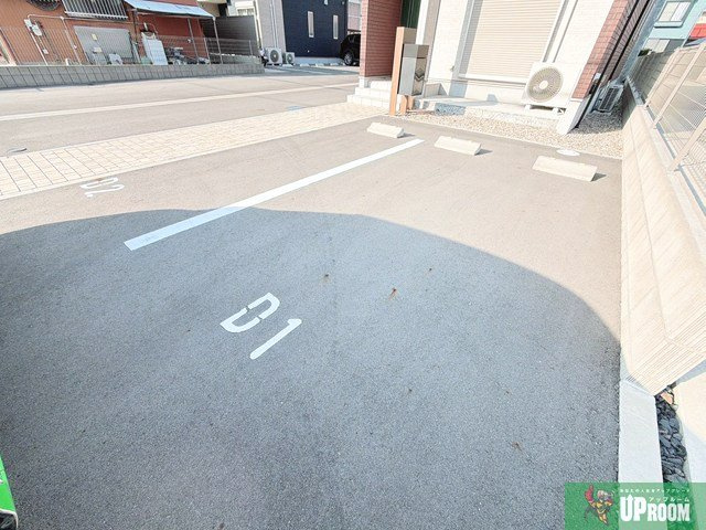 カルテットの駐車場