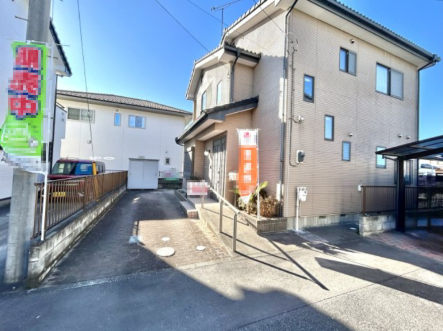 【中古戸建】高崎市飯塚町の外観|■外観|シンプルで洗練されたデザインは住まう人の色に染まり、個性を映し出します♪本日見学可能(*＾＾*)