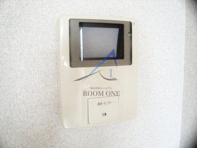 新道ハイツのセキュリティ|モニター付インターホンです。