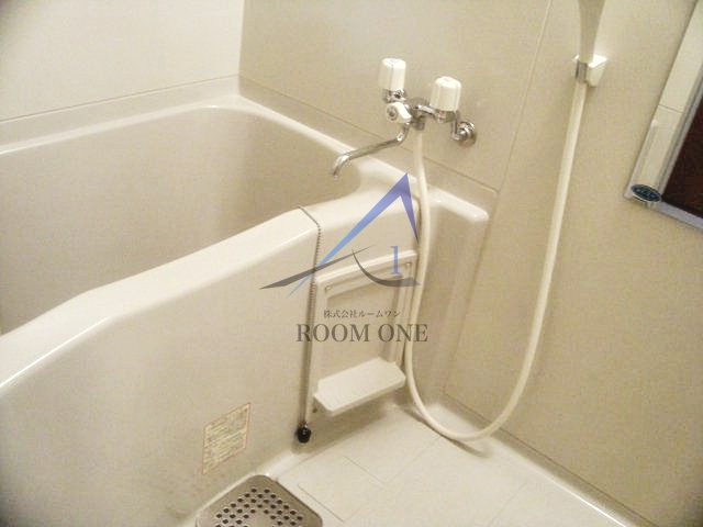 新道ハイツの浴室|お風呂です。