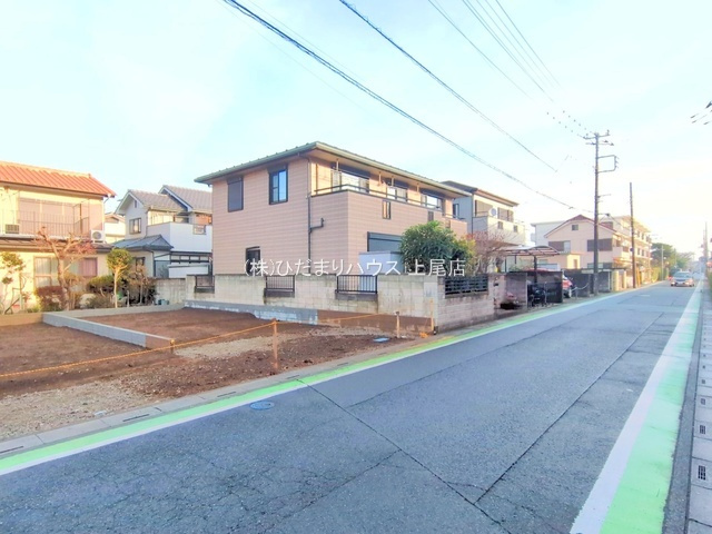 北区宮原町1丁目　新築戸建　ブルーミング02の前面道路含む現地写真