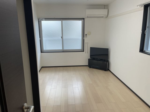apartmentAの居間・リビング|洋室です
