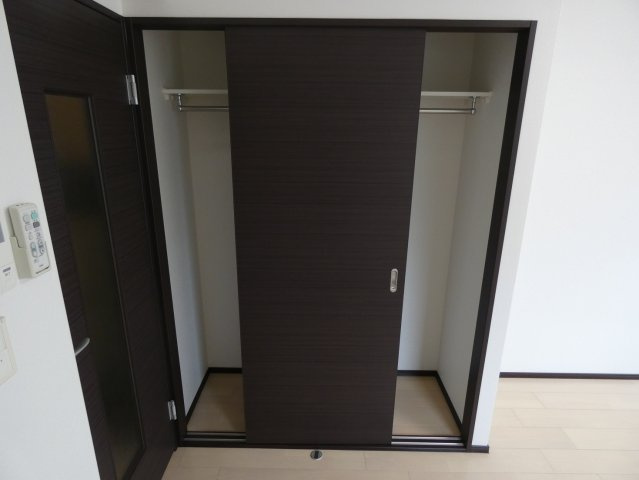 apartmentAの収納|クローゼットです