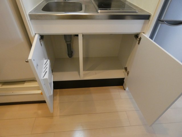 apartmentAの収納|キッチン下収納