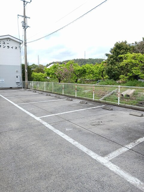 ニューサンライズの駐車場|駐車場