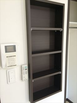 ニューリバーの設備|インターホン、棚も付いています