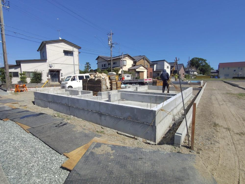 売新築戸建　中央区笠井新田町の前面道路含む現地写真
