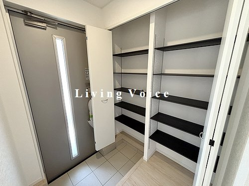 【仲介手数料０円】伊勢原市下落合第12　新築一戸建て　全2棟の玄関|伊勢原市下落合第12　新築一戸建て　全2棟