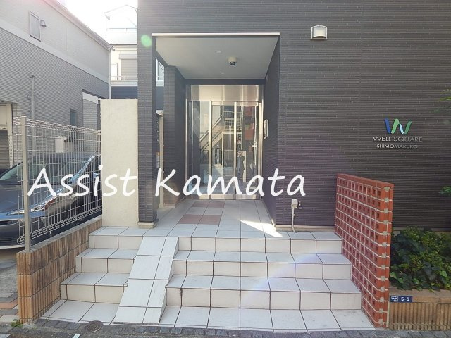 ウェルスクエア下丸子のエントランス