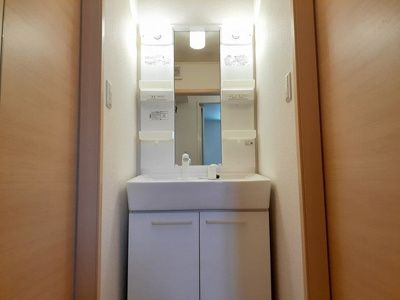 【洗面所】 | ニューパレドール | スペースが確保できる洗面所です