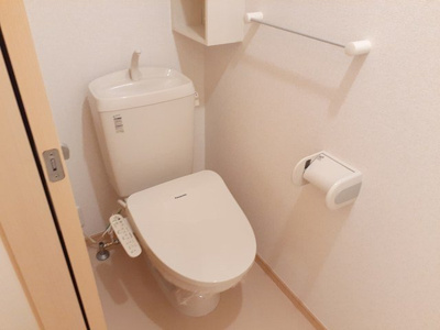 【トイレ】 | ニューパレドール | 落ち着いた色調のトイレです