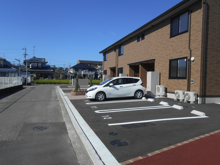 A＆M朝生田　A棟の駐車場