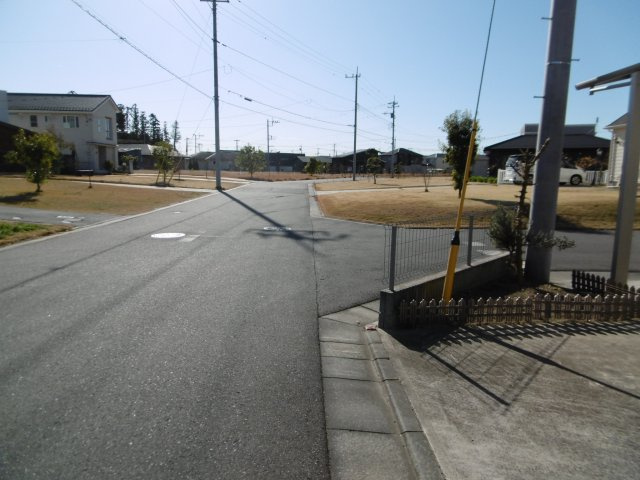 つくば市春風台　東南角地の周辺|前面道路