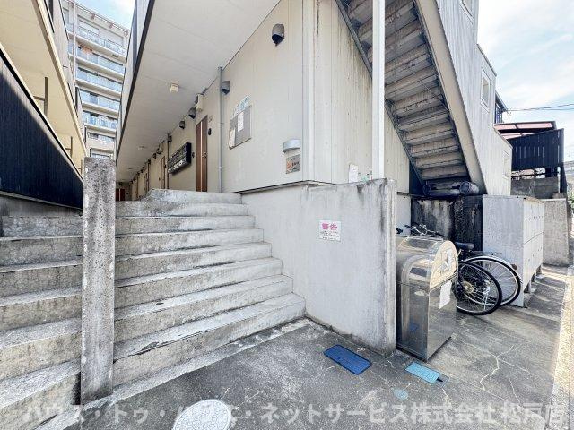 クレフラスト松戸吉井町Ｂ棟のエントランス