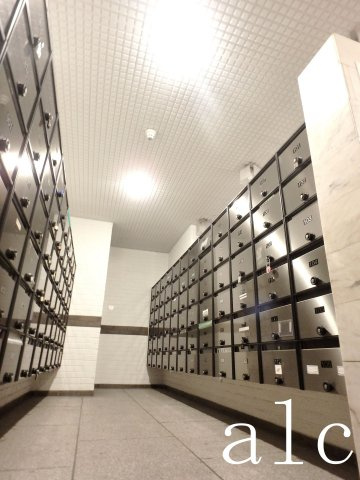 トーカン新宿第2キャステールのロビー|広々としたロビーです♪