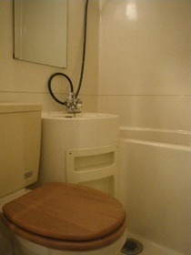 トーカン新宿第2キャステールの独立洗面台