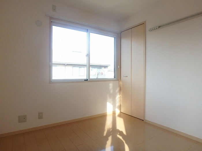 ハイム上野町　ＣＤＥの洋室