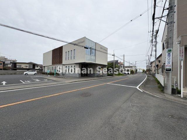【前面道路含む現地写真】 | 「金目小学校」＆「金目中学校」徒歩３分♪
まずは１度見にいらしてみませんか。