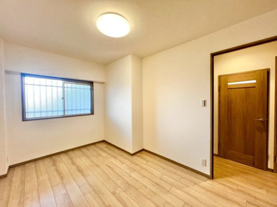 【洋室】 | メゾンドール羽衣