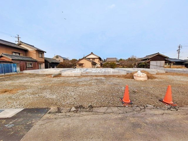 【前面道路含む現地写真】 | 知多市金沢郷中第２　3号棟