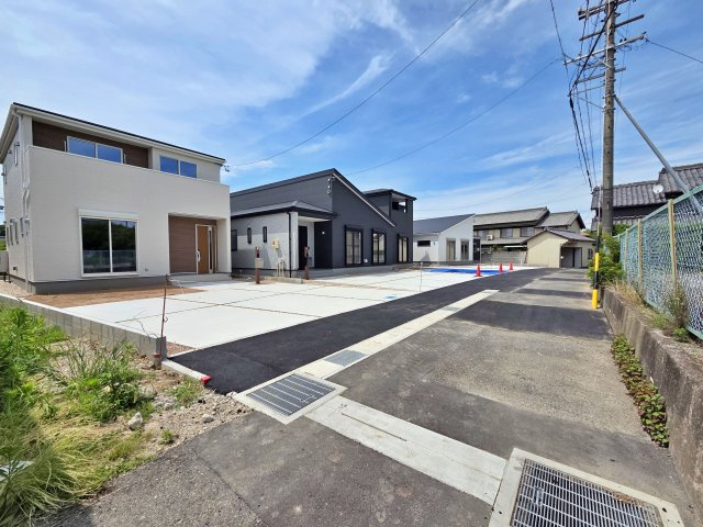 【前面道路含む現地写真】 | 知多市金沢郷中第2　2号棟【仲介手数料0円】